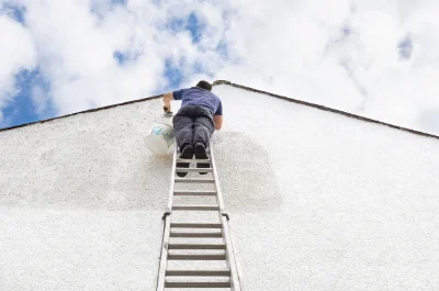 Peinture extérieure à Comines — façades et ravalement
